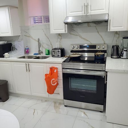 Raesabu Guest House Brampton Bagian luar foto